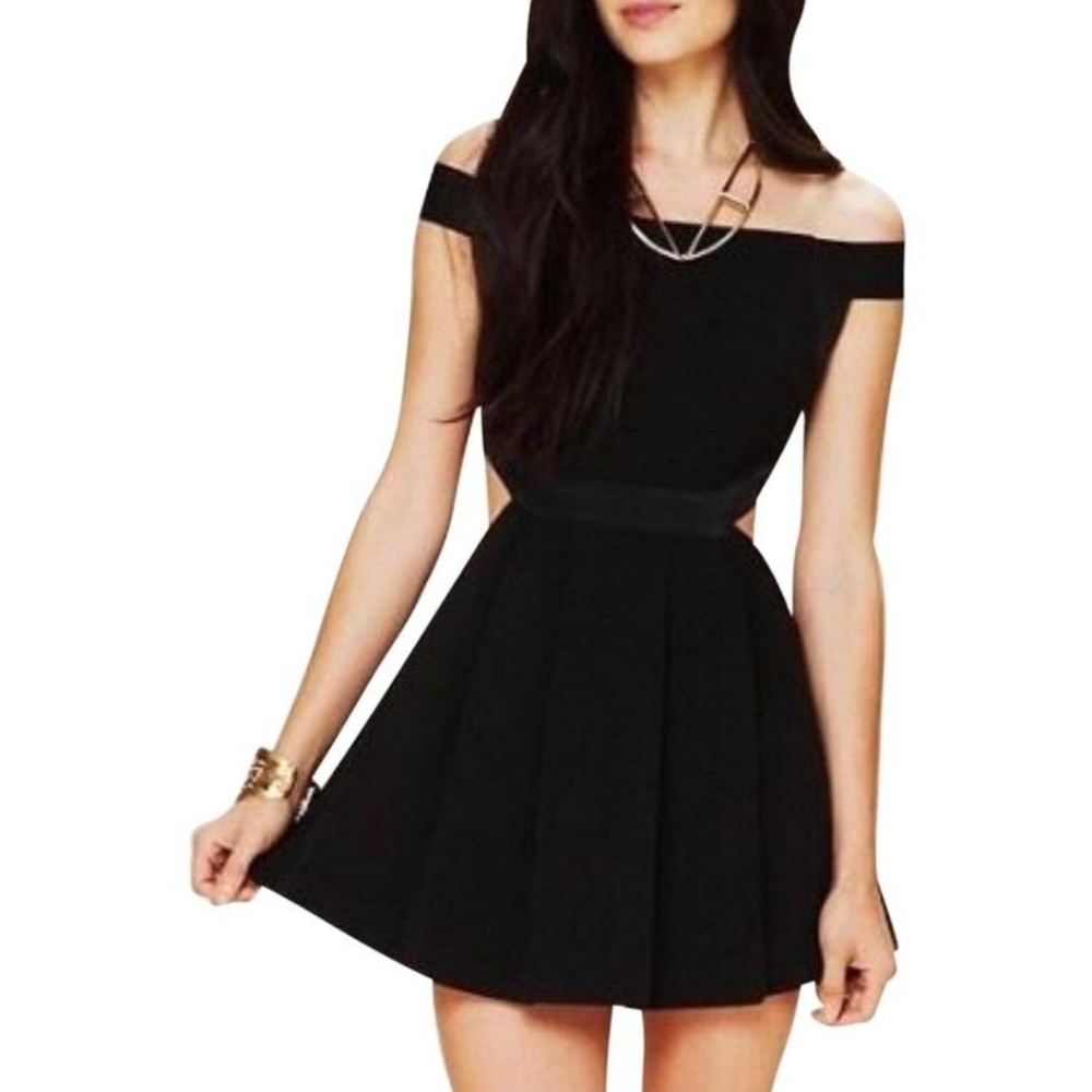 Three Floor Sibling Off shoulder skater dress XS